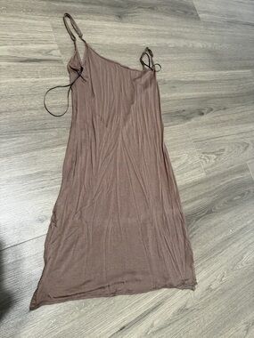 Skims sleep dress medium
Brown color